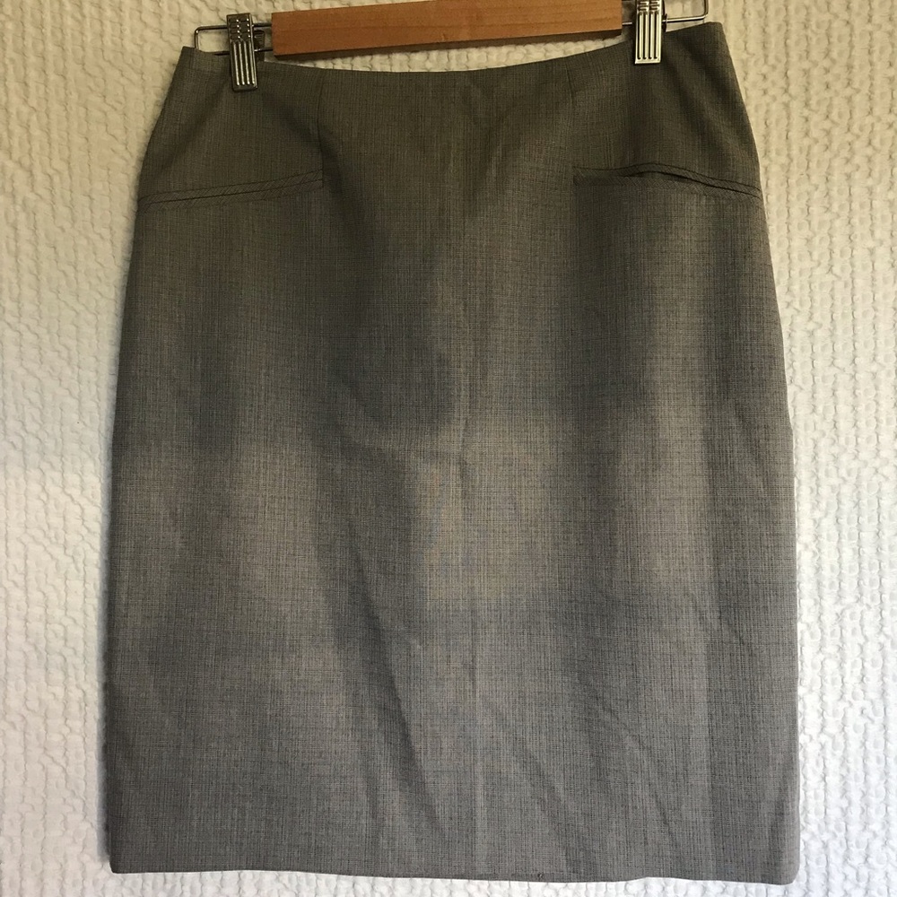 Size 4 grey halogen pencil skirt